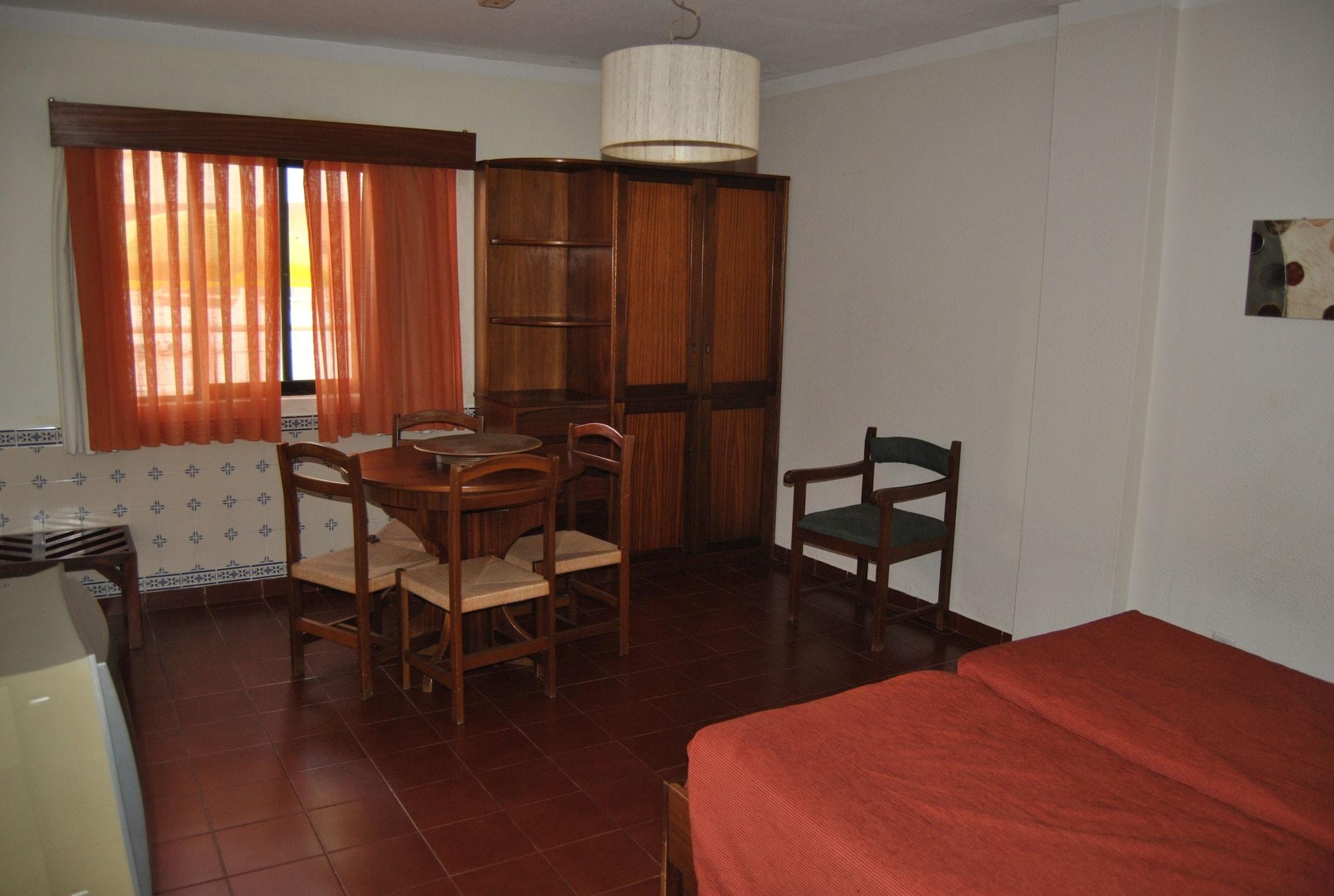 Apartamentos Olhos Do Mar アルブフェイラ エクステリア 写真