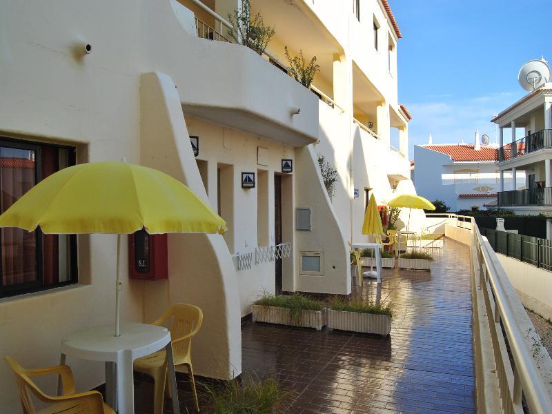 Apartamentos Olhos Do Mar アルブフェイラ エクステリア 写真